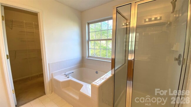 Building Photo - 127 Meadow Pond Ln