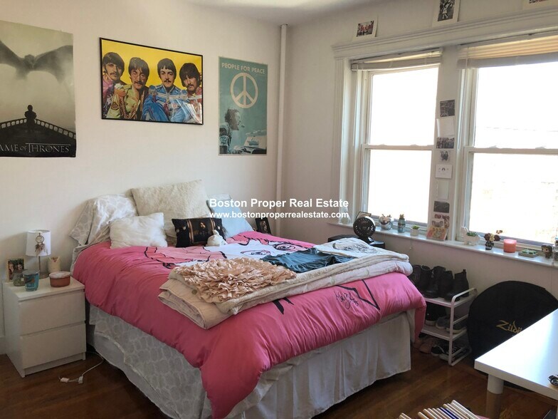 Building Photo - 60 Charlesgate E