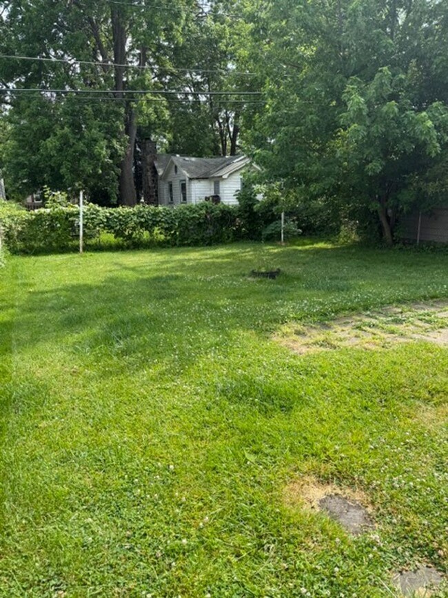Building Photo - Awesome Property for an Awesome Price
