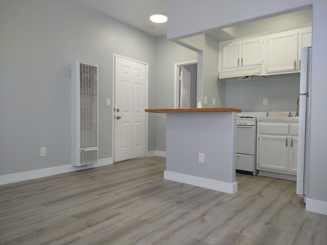 Building Photo - 630 W Sepulveda St Los Angeles, CA 90731