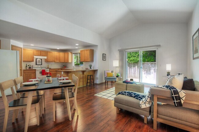 Building Photo - Main floor master - A/C home with 4 bedrooms formal living/dining and great room! Olympia School ...