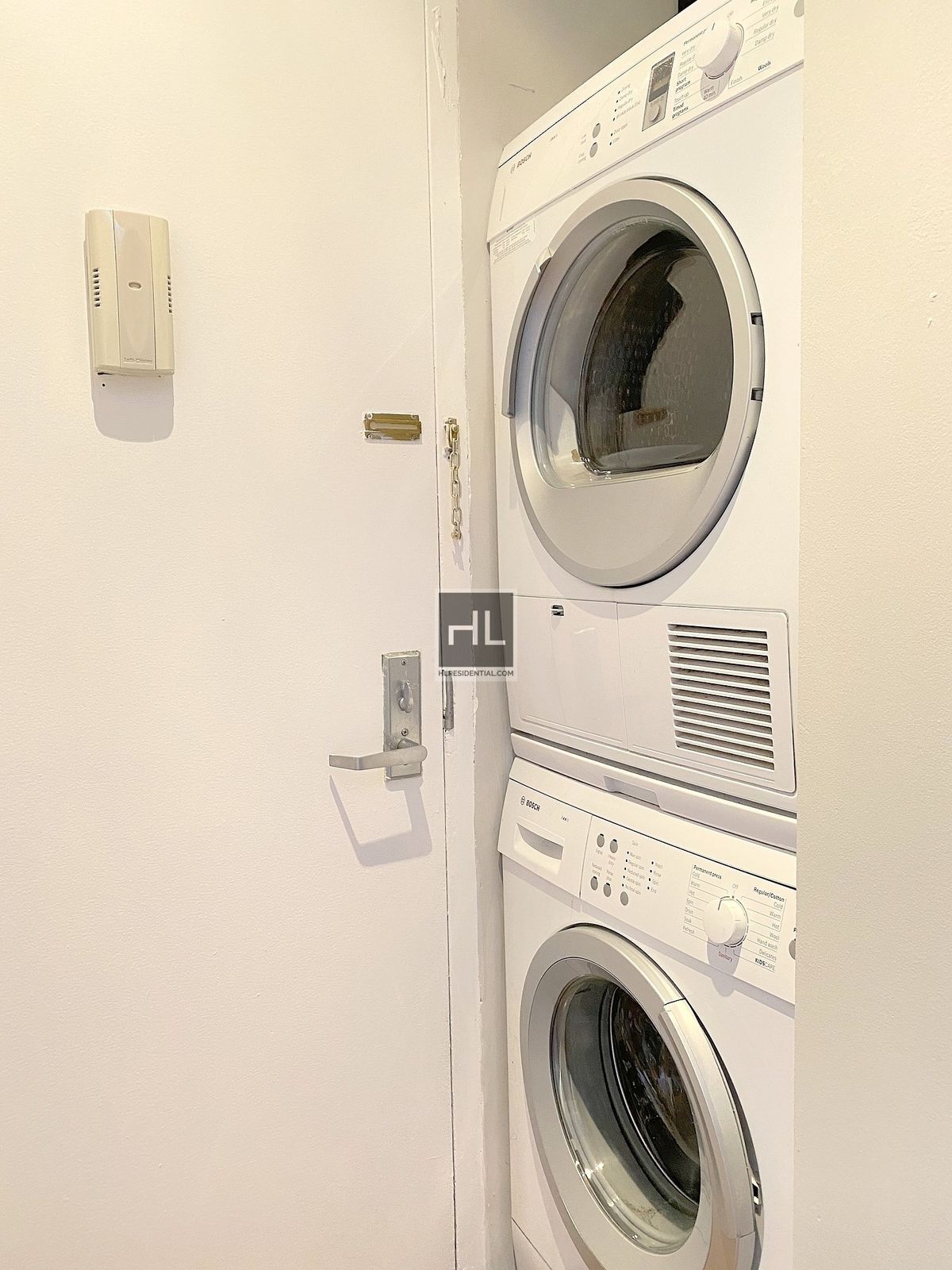 Building Photo - East 13th Street