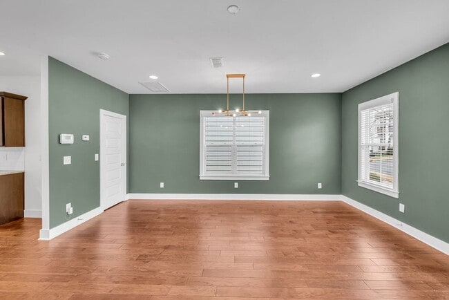 Building Photo - Cottage Park Home