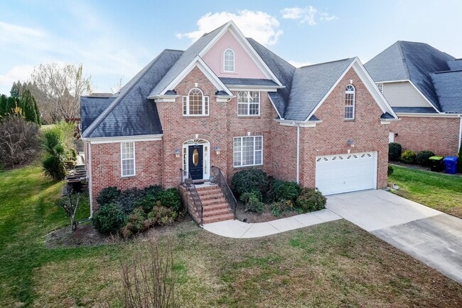 Building Photo - Four Bedroom Home!