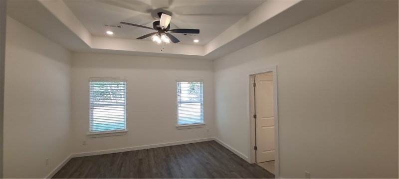 Building Photo - 5 Hawthorn Ln