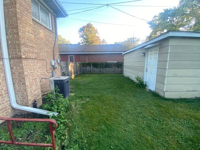 Building Photo - 8606 Crawford Ave