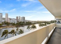 Building Photo - Renovated: Spacious Luxury 2 Bed/ 1.5 Bath...