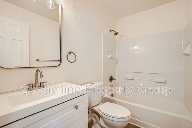 Building Photo - 5514 Laredo St