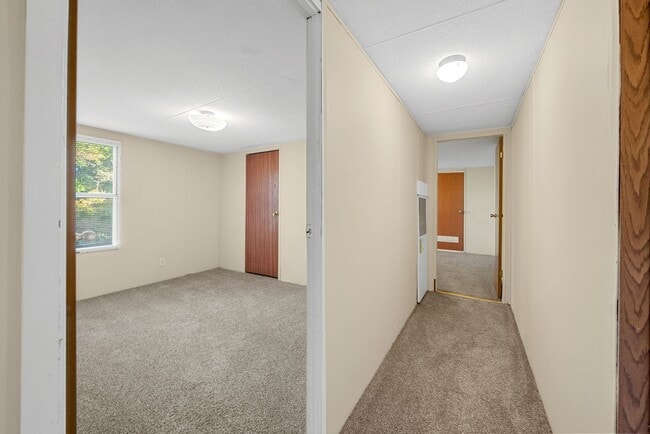 Building Photo - 1845 Evans Rd