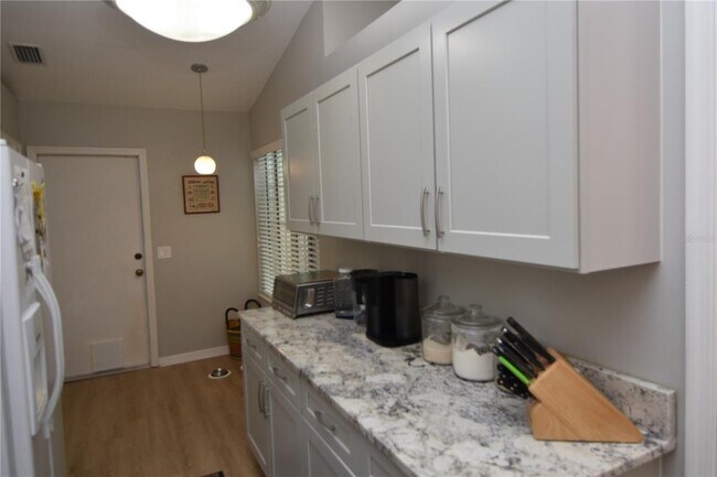 Building Photo - 4941 SW 10th Ln