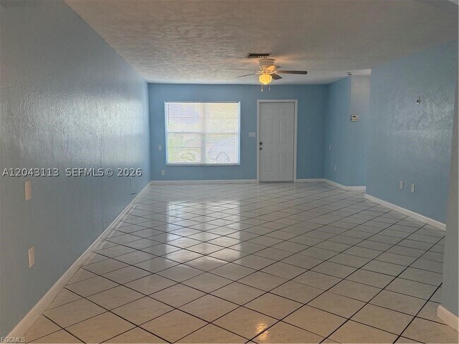 Building Photo - 257 Cape Coral Pkwy E