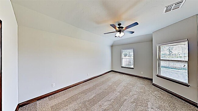 Building Photo - 1712 W Zachary Way