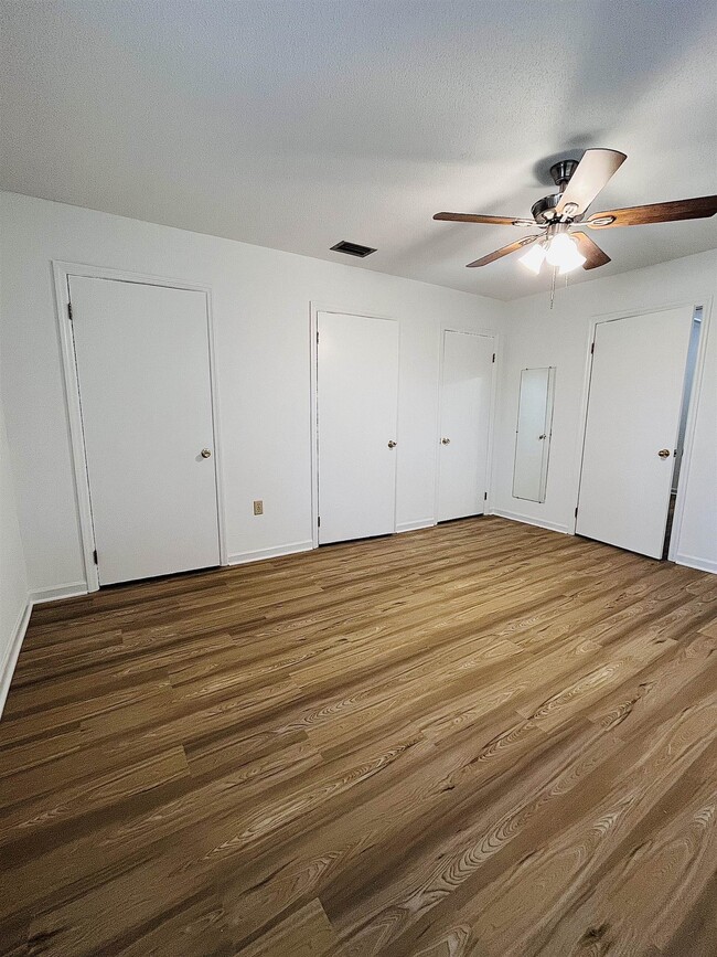 Building Photo - 8789 Louvinia Way