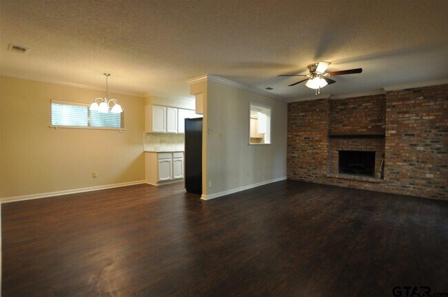 Building Photo - 2806 Amy Ln