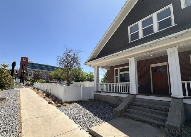 Building Photo - 1332 E 400 S