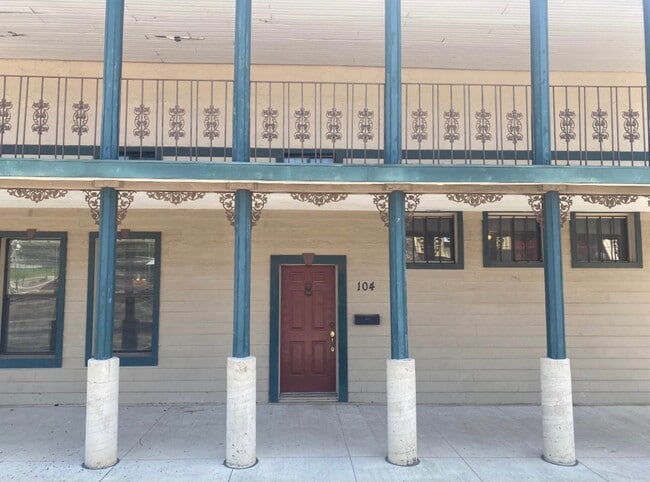 Primary Photo - 104 W Duval St
