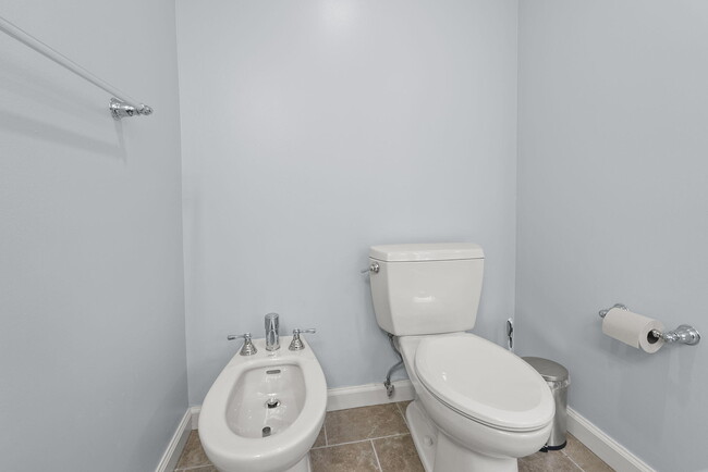 Building Photo - 309 Greenbriar Rd