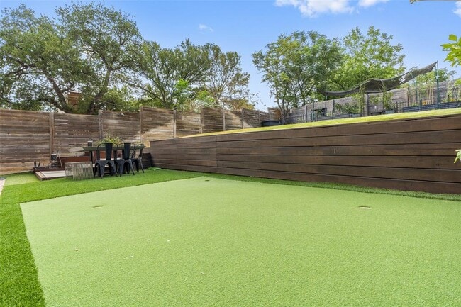 Building Photo - 2917 E 13th St