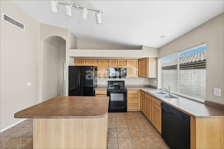 Building Photo - 17121 N Eureka Trl