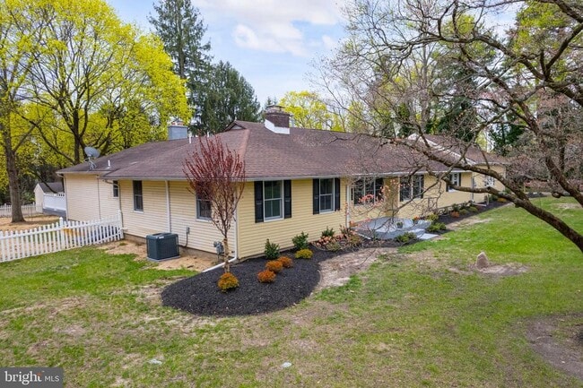 Building Photo - 370 Ganttown Rd