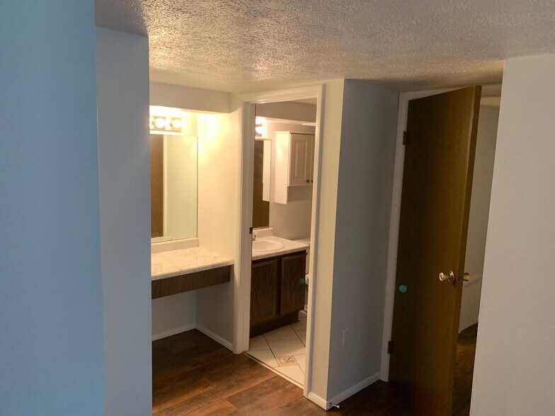 Building Photo - 27701 Evergreen Run