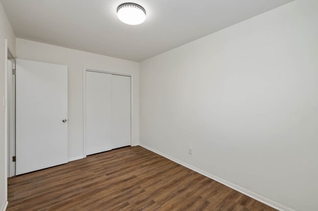 Building Photo - 2121-2123 Fairfax Road