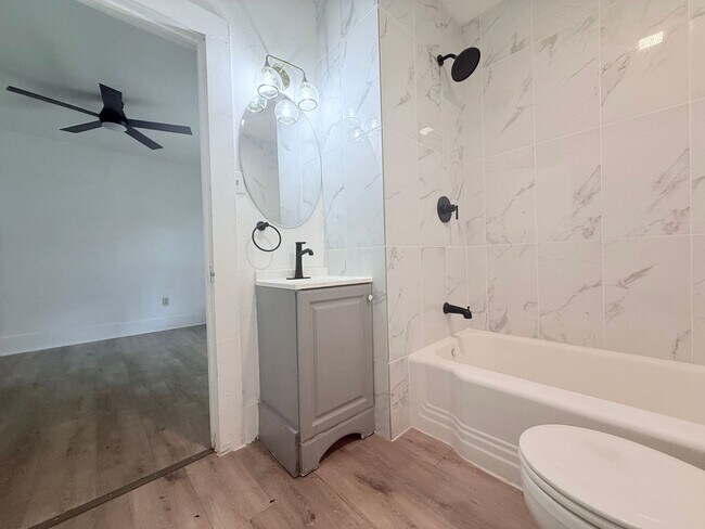 Building Photo - 3 Bedroom 1.5 Bathroom House in