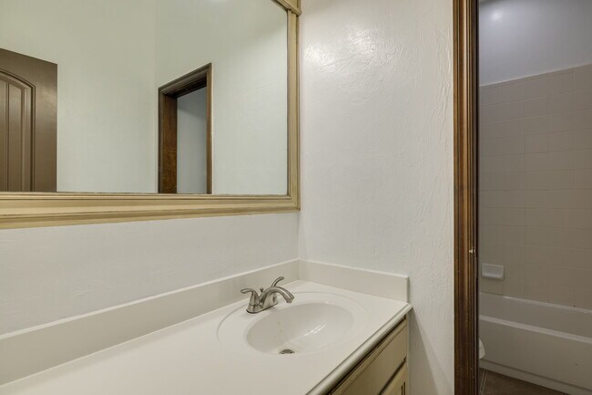 Building Photo - 4304 NW 164th Terrace