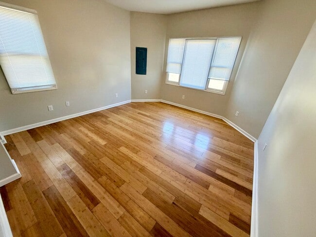 Building Photo - 526 Ohio St