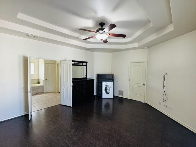 Building Photo - 102 Cardinal Ln