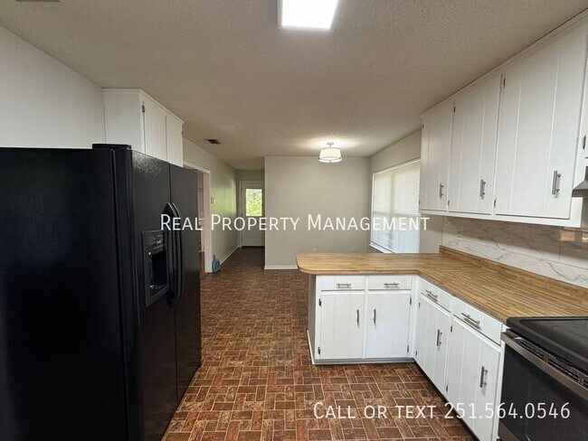 Building Photo - 2808 Westmoor Ct
