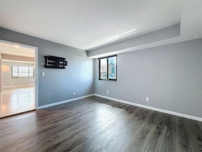 Building Photo - 201 W Laurel St