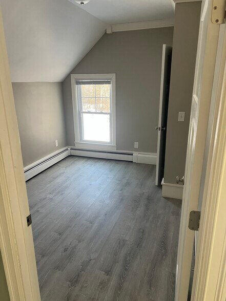 Building Photo - 116 Maple Ave