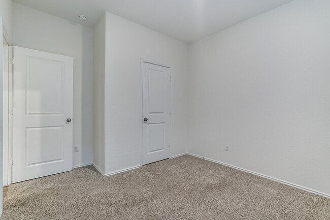 Building Photo - 355 Geode Glen