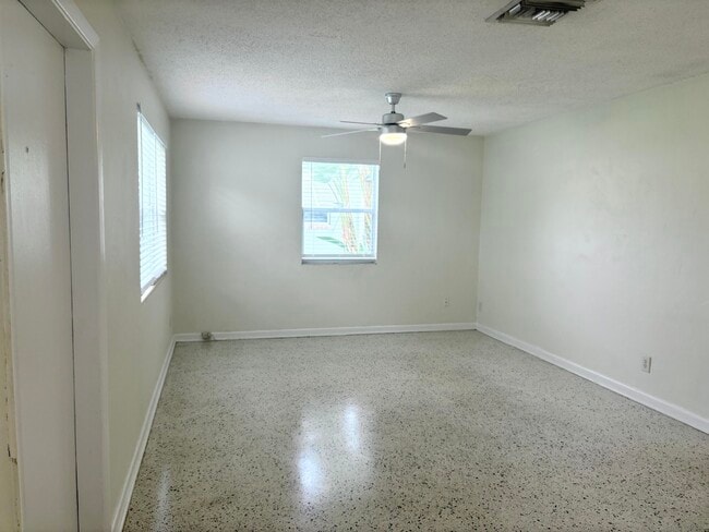 Building Photo - 218 Seville Rd