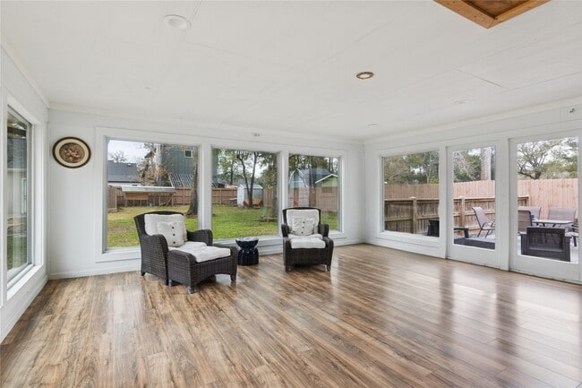 Building Photo - 1910 East Ave