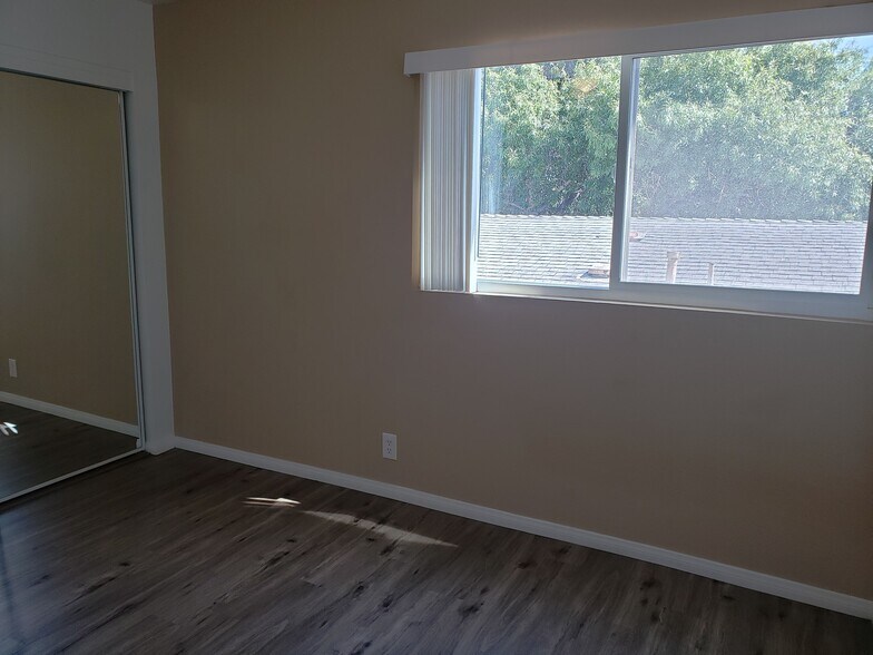 Building Photo - 1261 Victor St