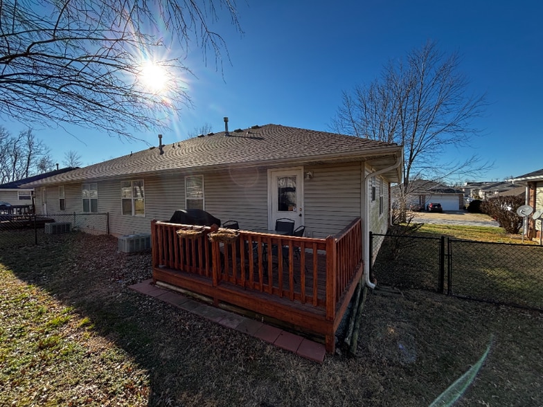 Building Photo - 1736 S 10th Ave