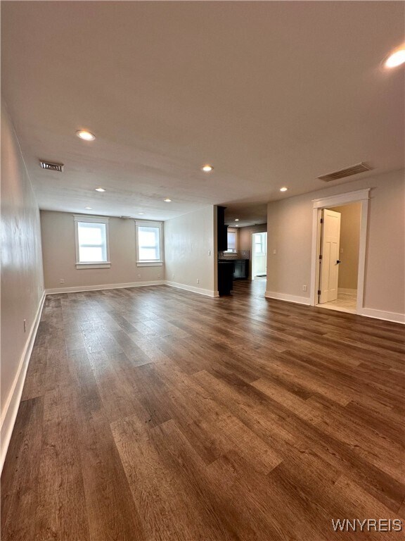 Building Photo - 387 Forest Ave