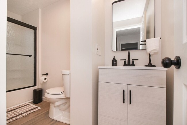 Building Photo - 3 bedroom 3 bathroom Single Family Home