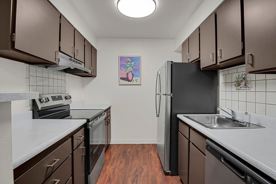 Kitchen - 381 S Ames St