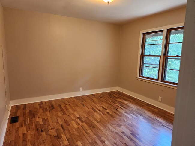 Primary Bedroom - 2826 Willocks Ave