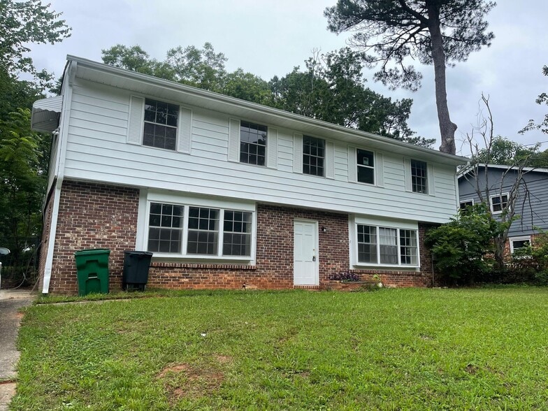 Building Photo - 3642 Marlborough Dr