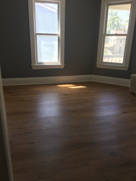 Building Photo - 61 Henry Ave