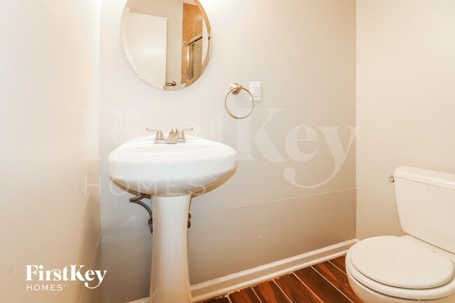 Building Photo - 11568 Earnshaw St