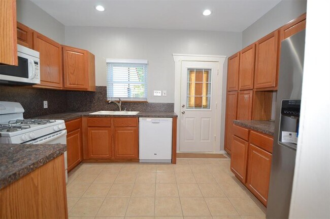 Building Photo - 7602 Blessing Ave