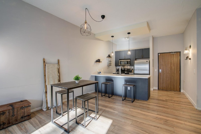 Building Photo - 215 7th St NE