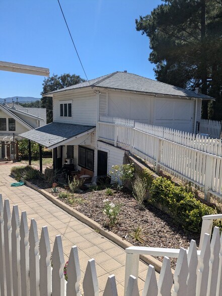 Building Photo - 5350 Mariquita Ave