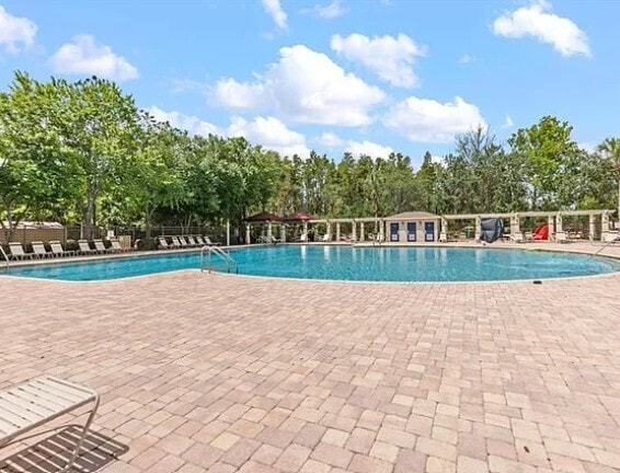 Building Photo - Beautiful Town Home For Rent in Meadow Poi...