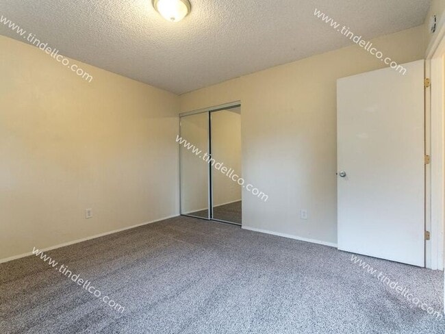 Building Photo - Charming Townhouse Style Home in Multnomah...
